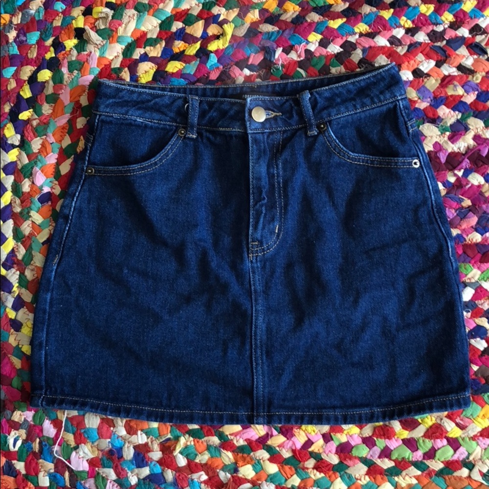 Denim skirt.